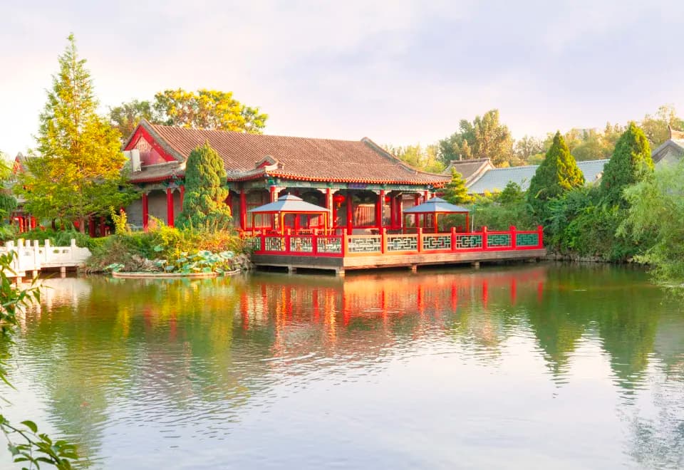 Jardim e lago do PALACE GARDEN Tai He Fu Hotel