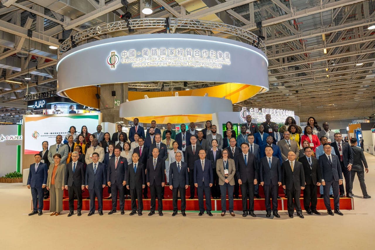 Delegações reunidas no pavilhão da C-PLPEX